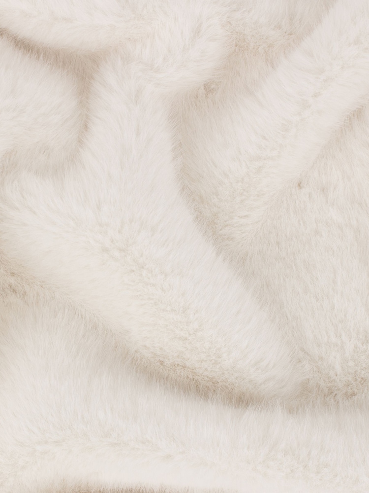 Paoletti White Stanza Faux Fur Throw - Image 2 of 3