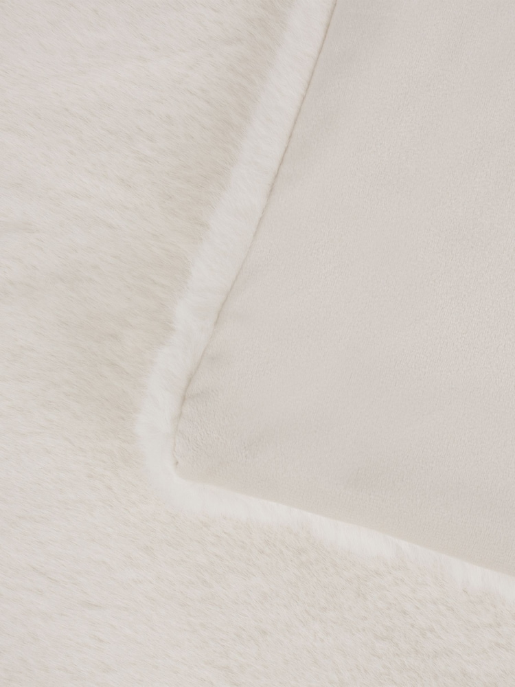 Paoletti White Stanza Faux Fur Throw - Image 3 of 3