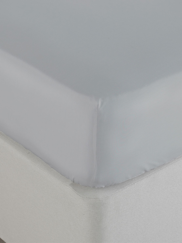 Paoletti Light Dove Grey 200 Thread Count Cotton Fitted Sheet - Image 1 of 1 Paoletti Light Dove Grey 200 Thread Count Cotton Fitted Sheet - Image 1 of 1