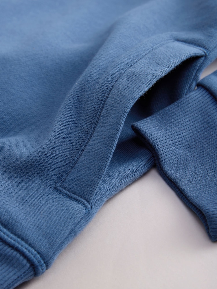 Blau Rennwagen - Grafik-Crossover-Hoodie für ältere Jungen (3–16J.) - Bild 4 von 4 Blau Rennwagen - Grafik-Crossover-Hoodie für ältere Jungen (3–16J.) - Bild 4 von 4