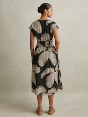 Reiss Khaki Colby Tropical Print Elasticated Waist Midi Dress - Image 4 of 5