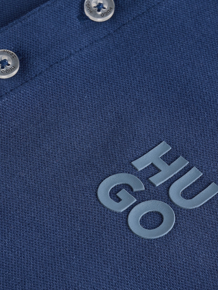 Blau - HUGO Square Chest Logo Short Sleeve Polo Shirt - Bild 4 von 4 Blau - HUGO Square Chest Logo Short Sleeve Polo Shirt - Bild 4 von 4
