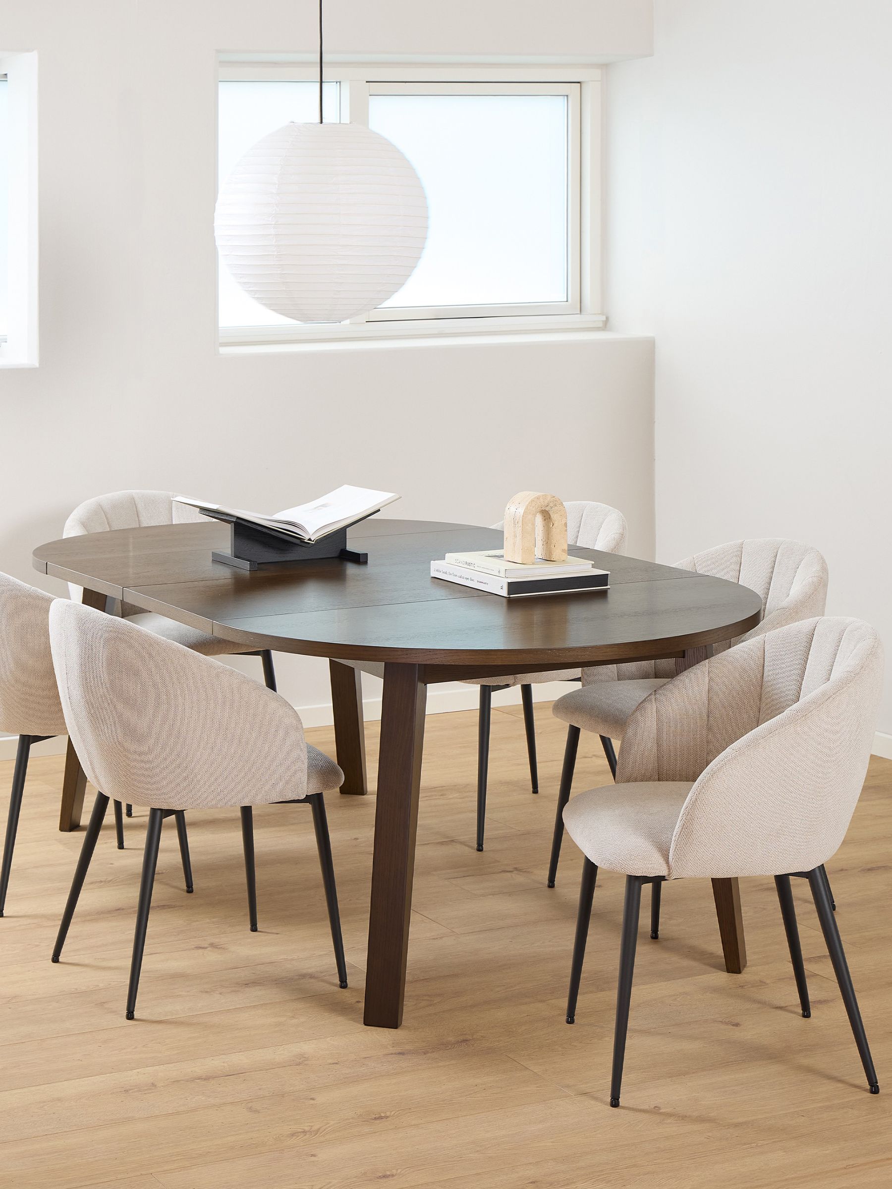Actona Unisex Smoked Oak A-Line Round Extending Dining Table