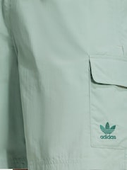 adidas Originals Green Trefoil Essentials Woven Cargo Shorts - Image 4 of 6