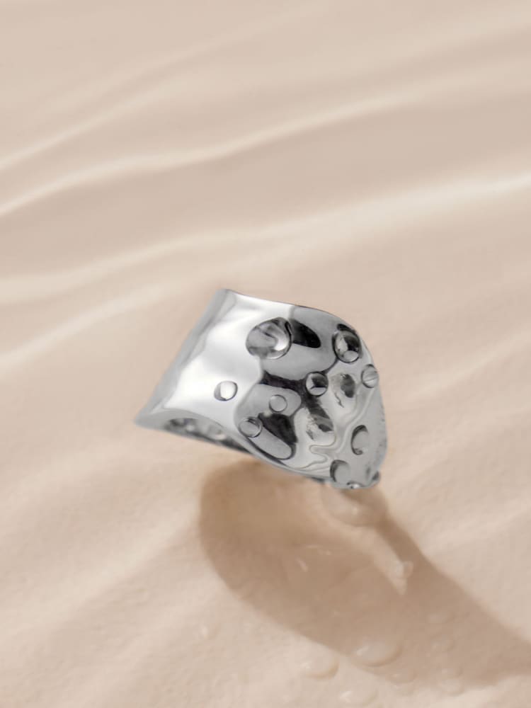 Silver Tone Stainless Steel Chunky Ring - Image 8 of 8 Silver Tone Stainless Steel Chunky Ring - Image 8 of 8
