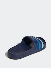 Azul claro - Chanclas juveniles Adilette de Adidas - Imagen 4 de 9