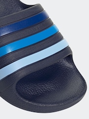 Azul claro - Chanclas juveniles Adilette de Adidas - Imagen 9 de 9