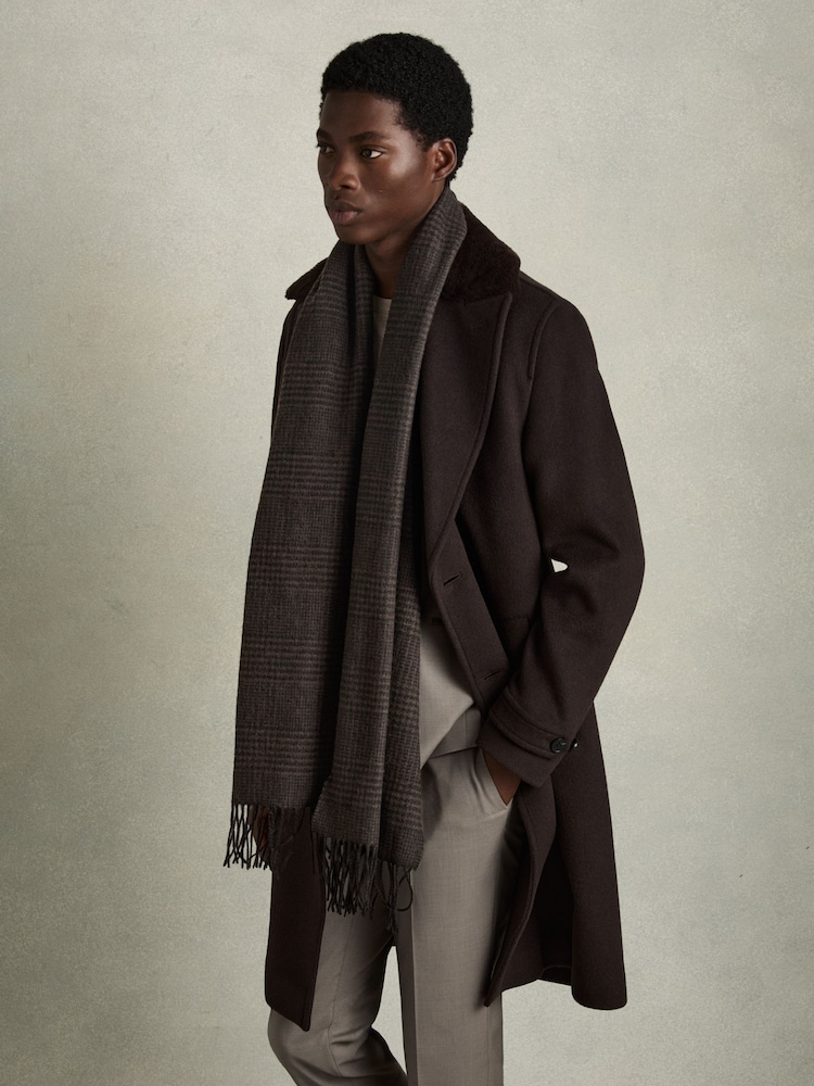 Reiss Brown/Black Sanders Wool and Cashmere Prince of Wales Check Scarf - Image 2 of 4