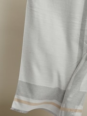 Gris - Reiss Cara Logo Embroidered Checked Scarf - Imagen 5 de 5