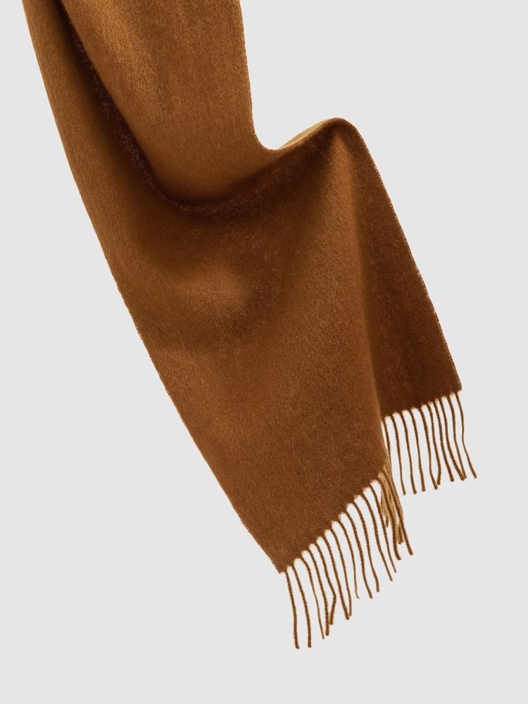 Reiss Tobacco Picton Wool and Cashmere Scarf - Image 4 of 4 Reiss Tobacco Picton Wool and Cashmere Scarf - Image 4 of 4