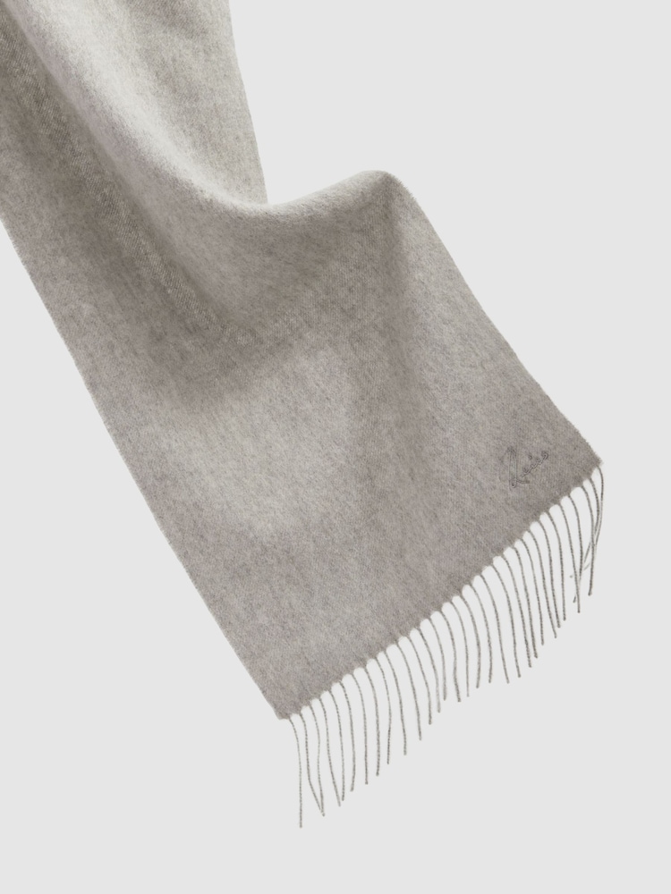 Reiss Light Grey Picton Wool and Cashmere Scarf - Image 5 of 5 Reiss Light Grey Picton Wool and Cashmere Scarf - Image 5 of 5