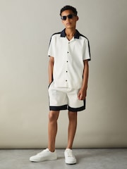 Reiss Optic White/Navy Pico 3-9 yrs Colourblock Plisse Drawstring Shorts - Image 1 of 4