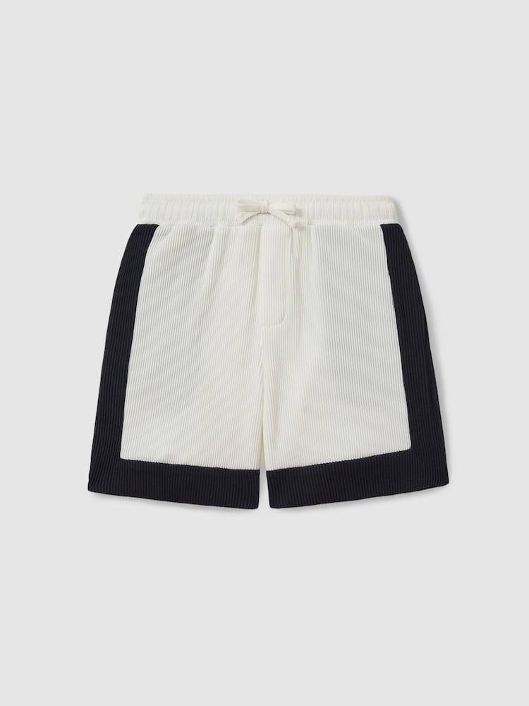 Reiss Optic White/Navy Pico 3-9 yrs Colourblock Plisse Drawstring Shorts - Image 2 of 4