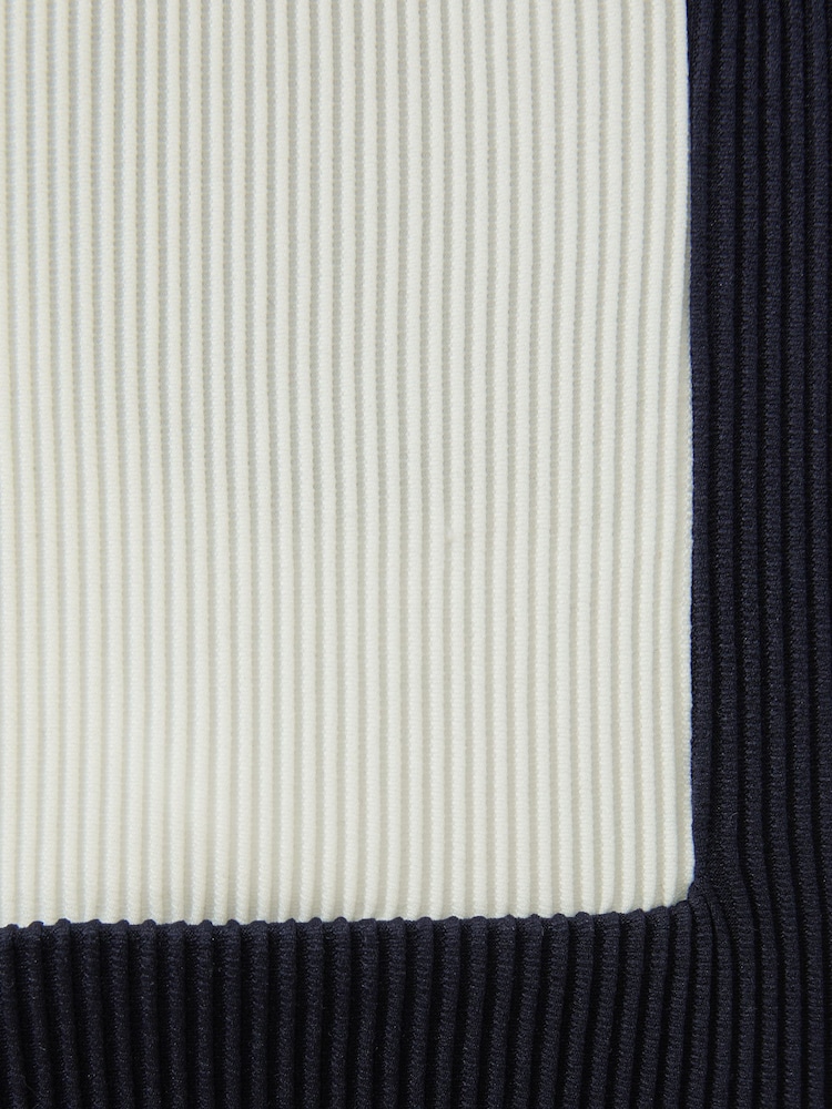 Reiss Optic White/Navy Pico 3-9 yrs Colourblock Plisse Drawstring Shorts - Image 4 of 4