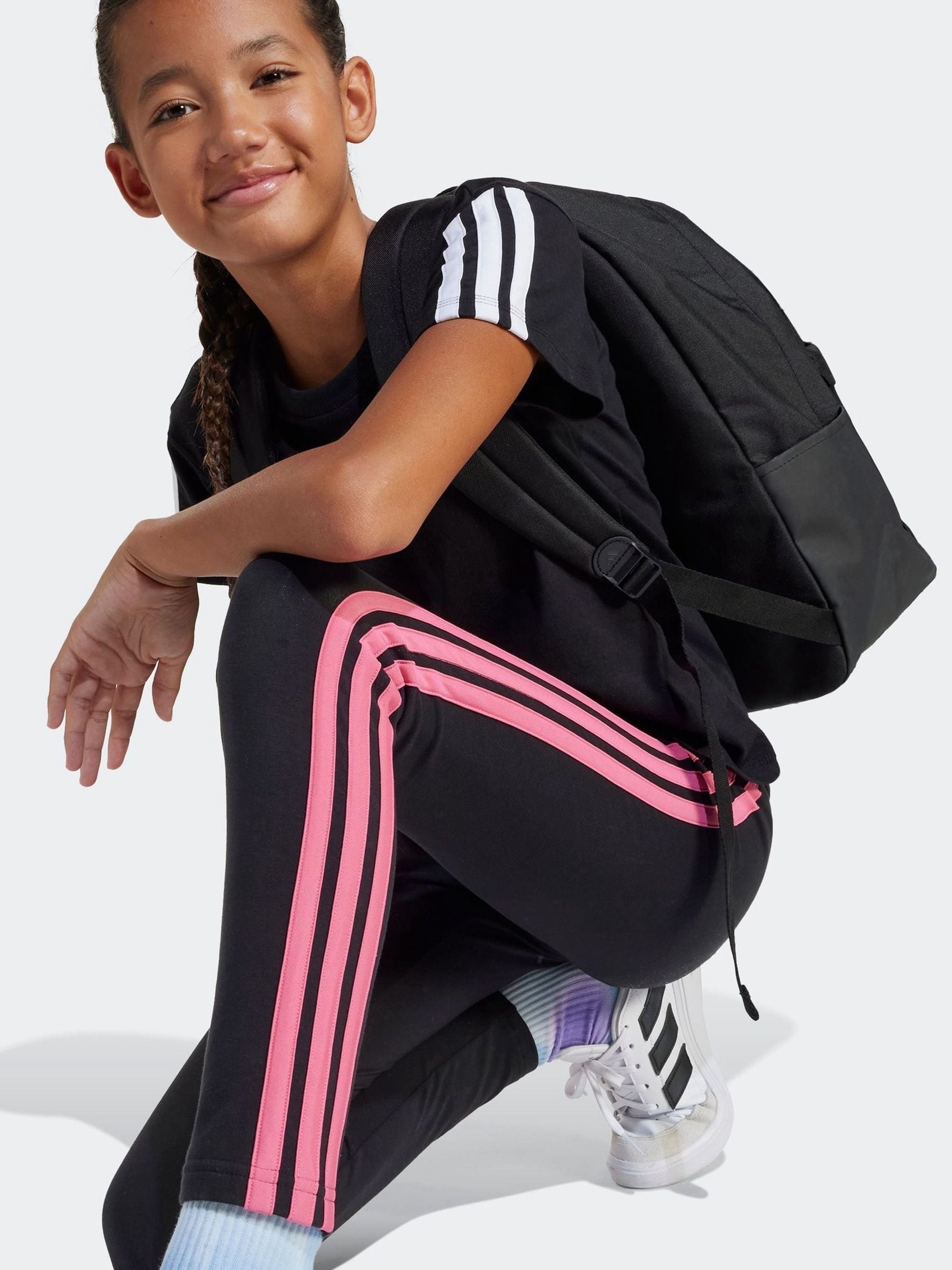 Next：日本 ブラック / ピンク - adidas Essentials 3 ストライプ