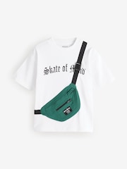 White Skate of Mind - تيشرت بأكمام قصيرة وجيب على شكل حقيبة (3-16 سنة) - صورة 2 من 5