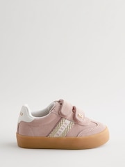 وردي - حذاء رياضي للبنات بعنق منخفض ونعل مرن من Baker By Ted Baker - صورة 1 من 4
