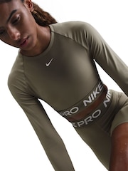 Top corto de manga larga Pro Dri-FIT de Nike - Imagen 10 de 11
