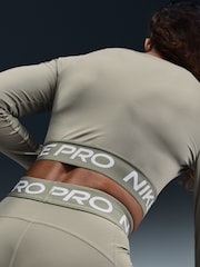 Top corto de manga larga Pro Dri-FIT de Nike - Imagen 2 de 11