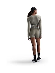 Top corto de manga larga Pro Dri-FIT de Nike - Imagen 9 de 11