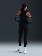 Negro - Camiseta de tirantes para correr con logotipo One Dri-FIT de Nike - Imagen 2 de 5