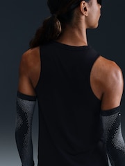 Negro - Camiseta de tirantes para correr con logotipo One Dri-FIT de Nike - Imagen 5 de 5