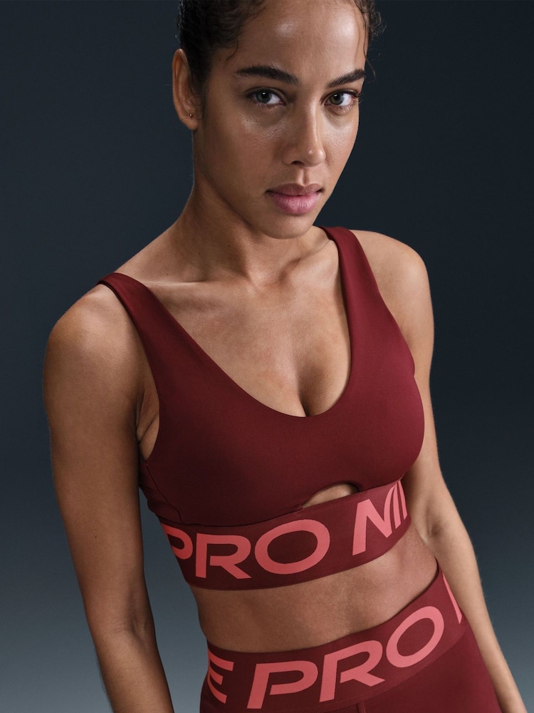 Biustonosz sportowy z głębokim dekoltem i wkładkami zapewniający średnie wsparcie Nike Pro Indy - Image 3 of 5