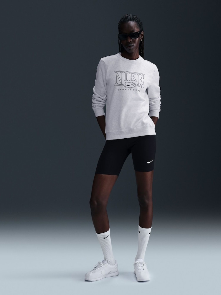 Береза Вереск Белый - Флисовый свитшот с круглым вырезом и логотипом Nike Club - Изображение 1 из 5
