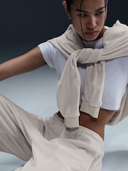 Madera clara natural - Nike Mid Rise Chill Knit Velour Joggers - Imagen 3 de 6