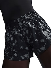 Nike Black One Dri-FIT Mid-Rise 3 Brief Lined Printed Shorts - Image 7 of 12