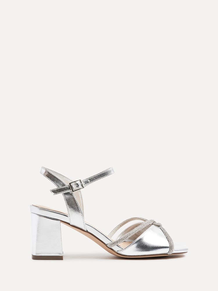 Linzi Zoey Sandalen mit Blockabsatz und diamantbesetzten Vorderriemen - Bild 2 von 5 Linzi Zoey Sandalen mit Blockabsatz und diamantbesetzten Vorderriemen - Bild 2 von 5