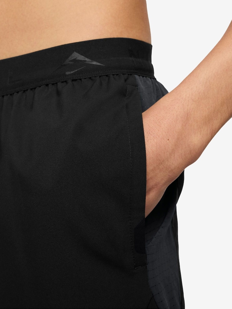 Nike Black Dri-FIT Trail 6 inch Running Shorts - Image 4 of 5