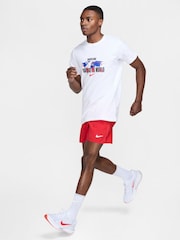 Nike University Red Challenger Dri-FIT 5 inch 2-in-1 Running Shorts - Image 9 of 9