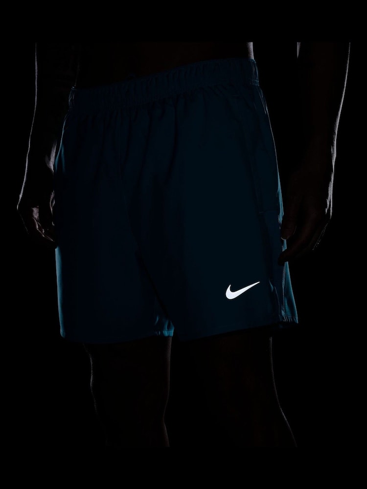 Nike Cactus Blue Challenger Dri-FIT 5 inch 2 in 1 Running Shorts - Image 11 of 11