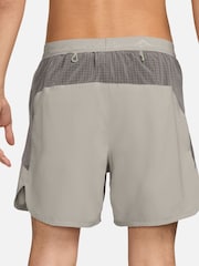 Nike College Grey Dri-FIT Trail 6 inch Running Shorts - Image 2 of 5