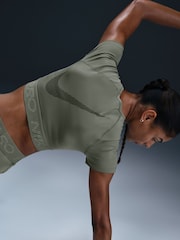 Nike Light Army Pro Dri-FIT Cropped Graphic Short Sleeve Top - Image 5 of 6