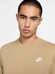 Nike Parachute Beige Club T-Shirt - Image 4 of 5