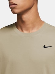 Woestijn kaki - Nike Dri-FIT trainingsshirt - Image 3 of 4