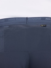 Azul trueno - Pantalones cortos para correr Dri-FIT Stride de 5 pulgadas de Nike - Imagen 11 de 13
