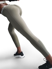 Light Army - Leggings cortos Pro 365 de Nike - Imagen 4 de 6