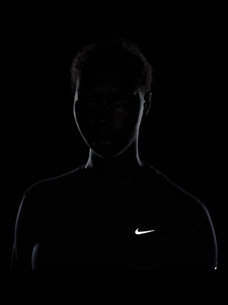 Nike Black Swift Dri-FIT UV Long Sleeve Crew Neck Running Top - Image 6 of 6 Nike Black Swift Dri-FIT UV Long Sleeve Crew Neck Running Top - Image 6 of 6