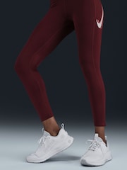 Dark Team Red - Nike Fast Mid Rise 7/8 Leggings - Imagen 5 de 5