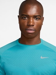 Nike Cactus Blue Dri-FIT Stride Running T-Shirt - Image 3 of 11