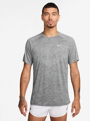 Rookgrijs - Nike Dri-FIT Stride Running T-Shirt - Image 1 of 5