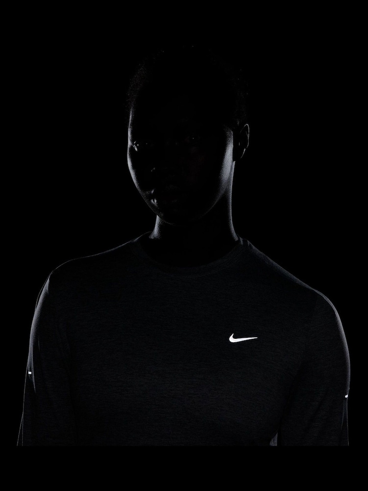 Nike Smoke Grey Swift Dri-FIT UV Long Sleeve Crew Neck Running Top - Image 6 of 6 Nike Smoke Grey Swift Dri-FIT UV Long Sleeve Crew Neck Running Top - Image 6 of 6