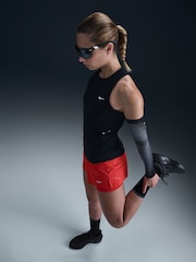 Negro - Nike Swift Dri-FIT Running Tank Top - Imagen 3 de 6