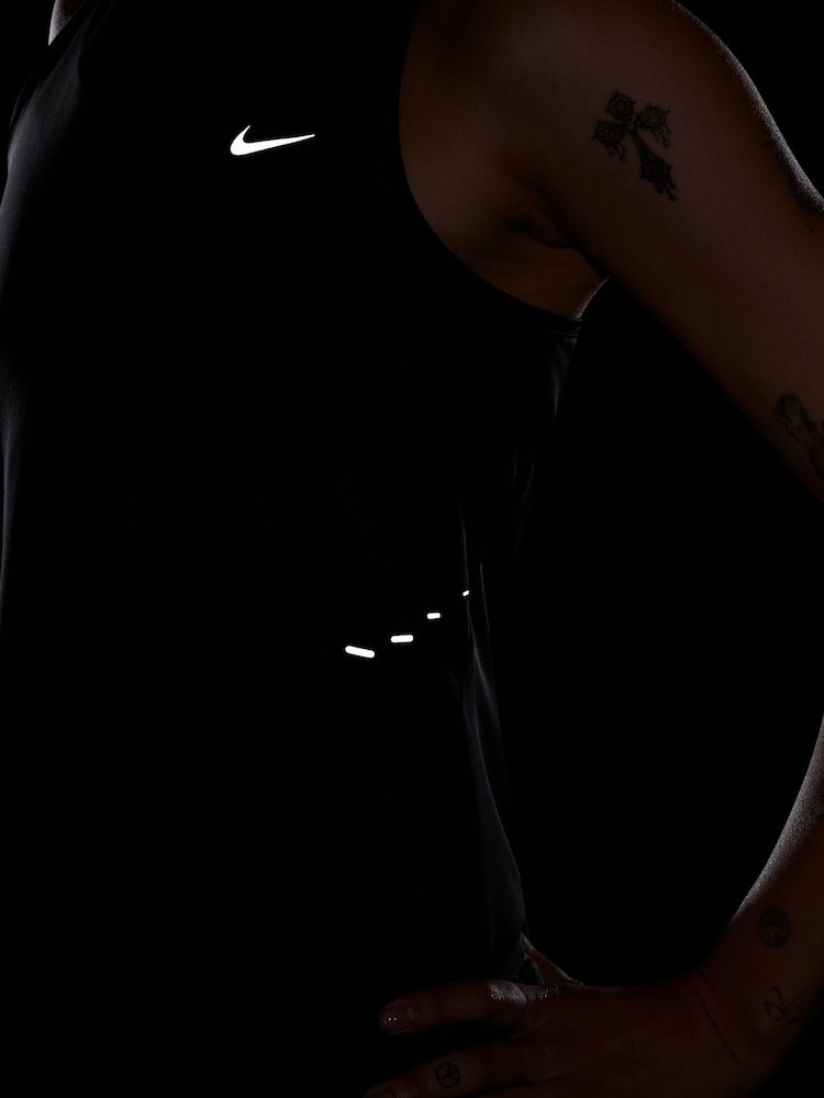 Negro - Nike Swift Dri-FIT Running Tank Top - Imagen 6 de 6