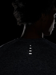 Thunder Blue (синий) - Nike Dri-FIT Stride Running T-Shirt - Изображение 10 из 10