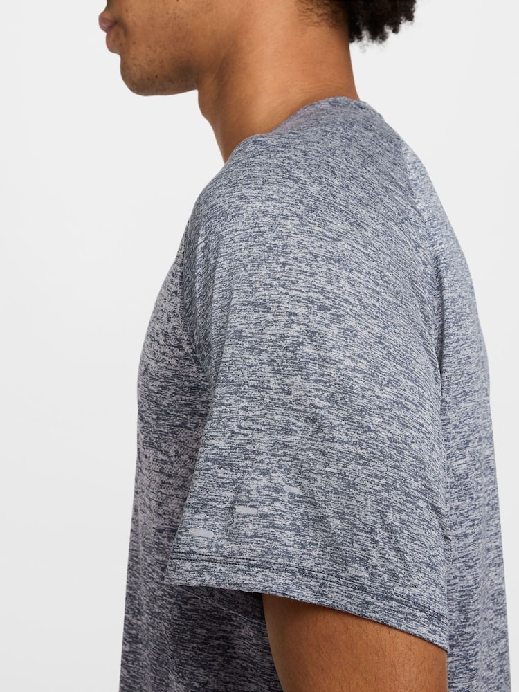 Nike Thunder Blue Dri-FIT Stride Running T-Shirt - Image 4 of 10