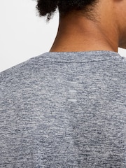 Thunder Blue (синий) - Nike Dri-FIT Stride Running T-Shirt - Изображение 5 из 10